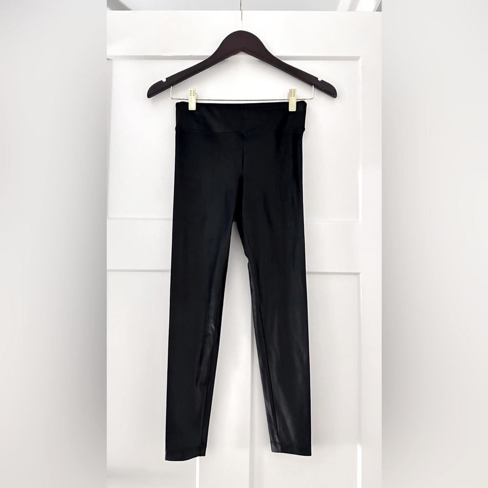 KORAL LIQUID LEGGINGS SIZE MEDIUM